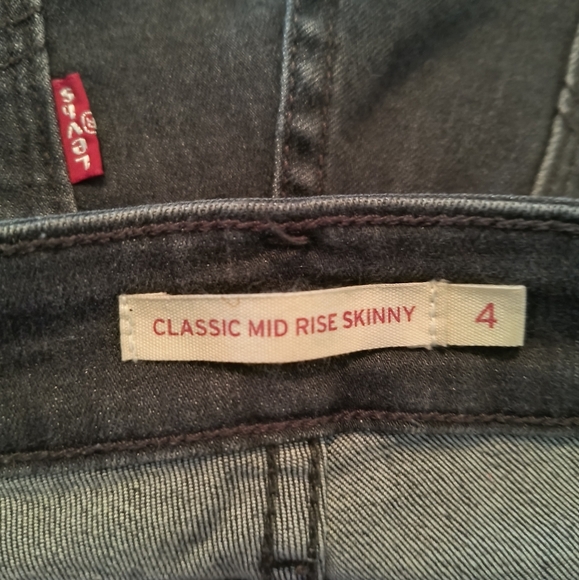 Levi's Classic Mid-rise Black Skinny Jeans Size 4S - Picture 7 of 9